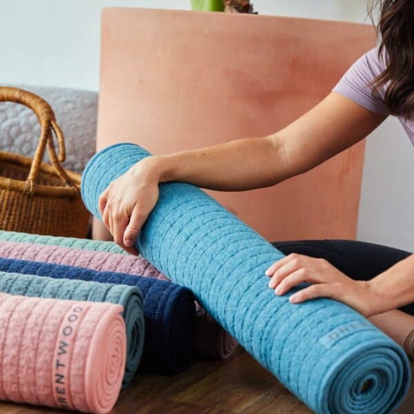 How to Clean a Yoga Mat the Eco-Friendly Way - Going Zero Waste